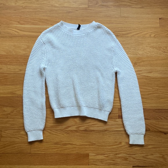 2 sweaters bundle - Picture 2 of 7